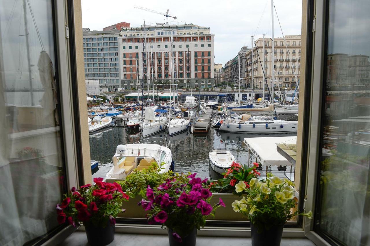 Vila Casa Del Porto Al Borgo Marinari Neapol Exteriér fotografie